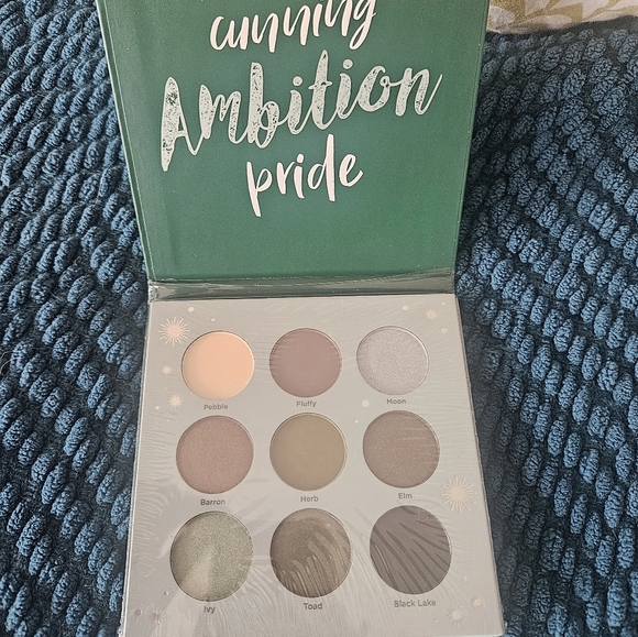RARE- Ulta Eyeshadow Palette in Slytherin (2020 release) - Picture 3 of 4